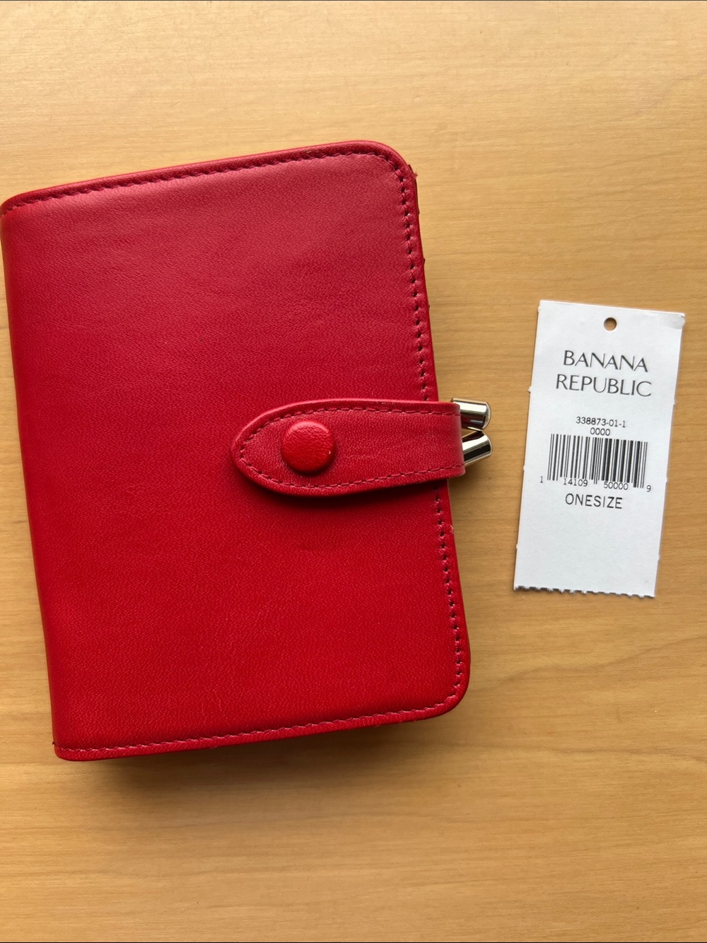 Banana Republic ♦️ ♦️ ♦️ Red Leather Snap-Closure Wallet
